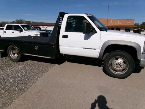 Used 2002 Chevrolet Silverado 3500 2WD Regular Cab HD image 3