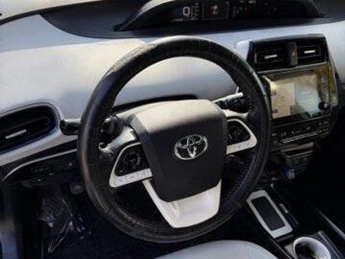 Used 2016 Toyota Prius Two image 12