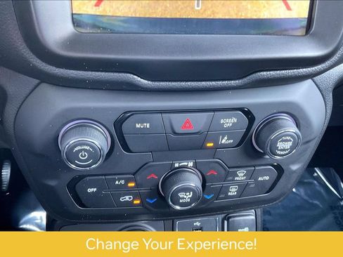 Used 2022 Jeep Renegade Altitude w/ Convenience Group AWD/4WD image 30