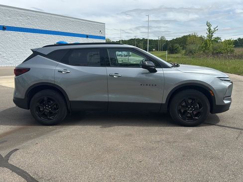Used 2023 Chevrolet Blazer LT w/ Convenience Package FWD image 6