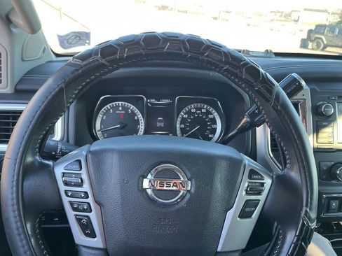 Used 2018 Nissan Titan PRO-4X w/ Pro-4x Convenience Package image 8