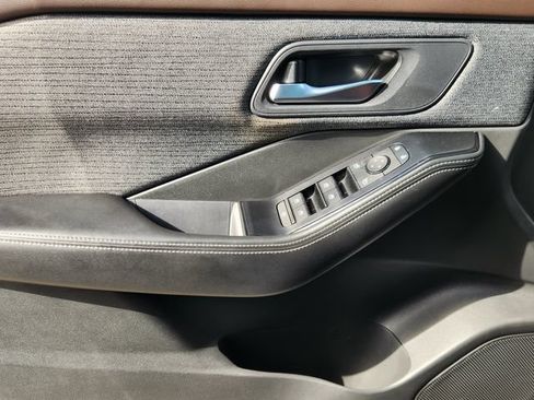 Certified 2023 Nissan Rogue SV FWD image 22