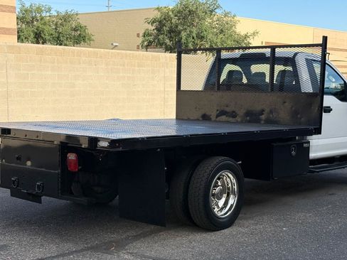 Used 2018 Ford F550 2WD Regular Cab Super Duty image 7