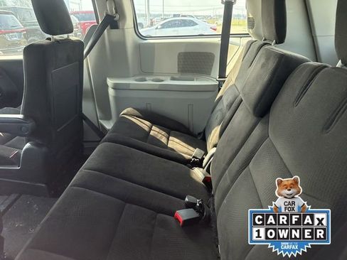 Used 2016 Dodge Grand Caravan SXT w/ UConnect Hands-Free Group image 5
