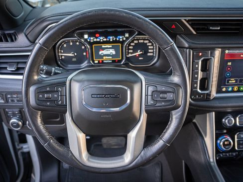 Used 2021 GMC Yukon XL Denali image 18
