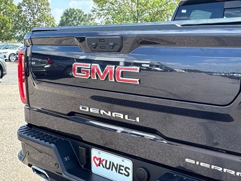 Used 2025 GMC Sierra 1500 Denali w/ Technology Package AWD/4WD image 36