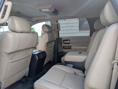 Used 2014 Toyota Sequoia Platinum AWD/4WD image 19