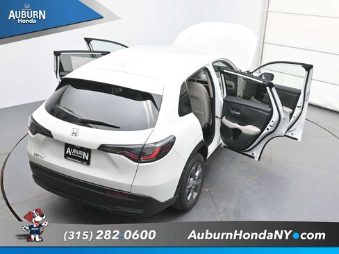 New 2026 Honda HR-V LX image 35