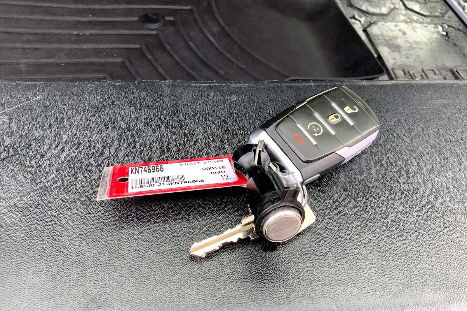 Used 2019 RAM 1500 Laramie AWD/4WD image 13