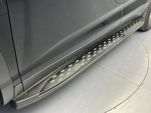 Used 2019 Toyota Highlander Plus FWD image 24