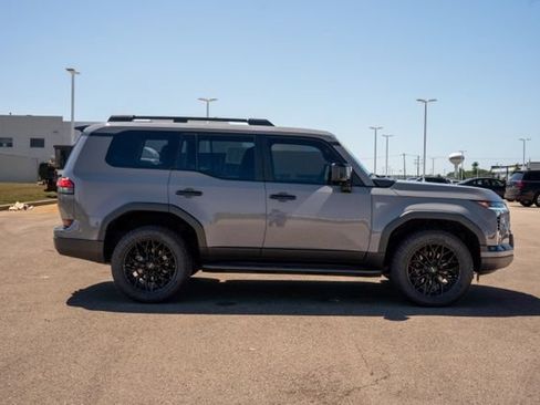 Used 2024 Lexus GX 550 AWD/4WD image 8