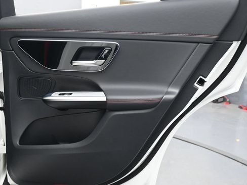 Used 2024 Mercedes-Benz GLC 43 AMG 4MATIC image 23