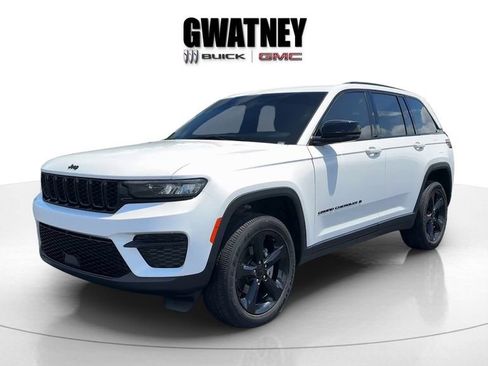 Used 2024 Jeep Grand Cherokee Altitude AWD/4WD image 1