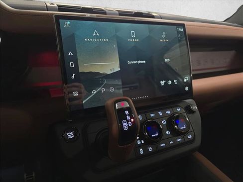 New 2026 Land Rover Defender 110 OCTA AWD/4WD image 20