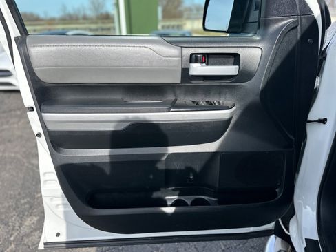 Used 2017 Toyota Tundra Limited w/ Limited Premium Package image 17