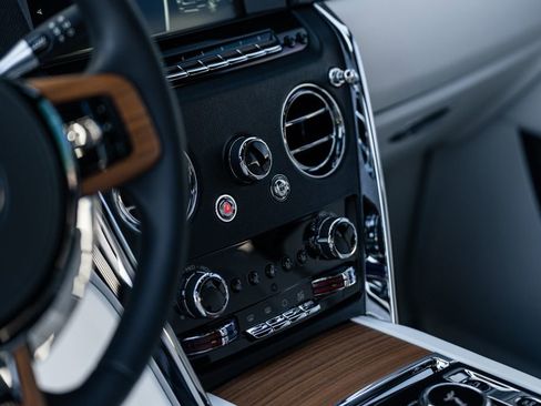 Used 2022 Rolls-Royce Cullinan image 42