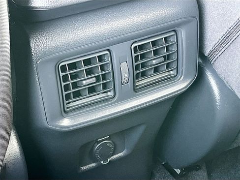 Used 2022 Toyota RAV4 LE image 23