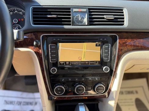 Used 2012 Volkswagen Passat 2.5 SEL Premium image 39