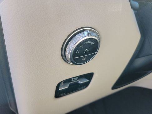 Certified 2025 Mercedes-Benz GLC 300 image 24