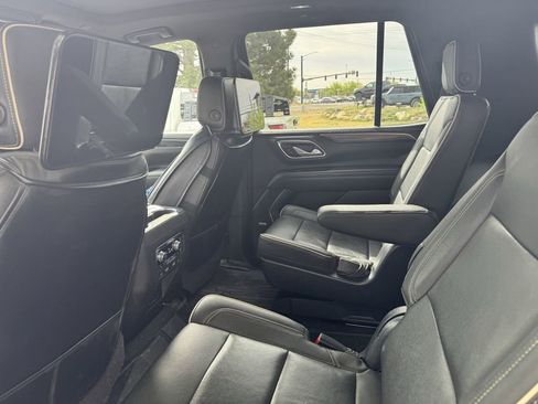 Used 2022 GMC Yukon SLT w/ SLT Luxury Package AWD/4WD image 10