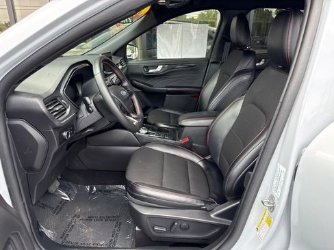 Used 2025 Ford Escape ST-Line FWD image 17