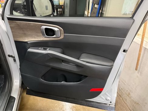 Used 2023 Kia Sorento X-Line EX image 34