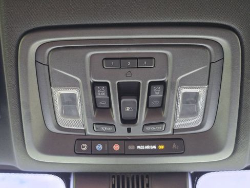 Used 2024 Chevrolet Silverado 2500 High Country w/ High Country Premium Package AWD/4WD image 18