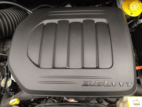 Used 2019 Dodge Grand Caravan SXT FWD image 30