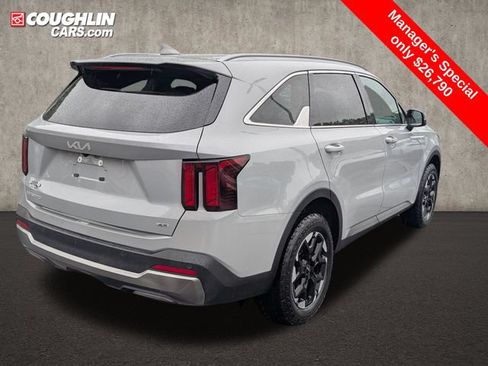 Used 2024 Kia Sorento S AWD/4WD image 7