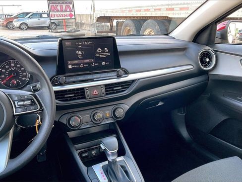 Certified 2024 Kia Forte LXS w/ LXS Technology Package image 6