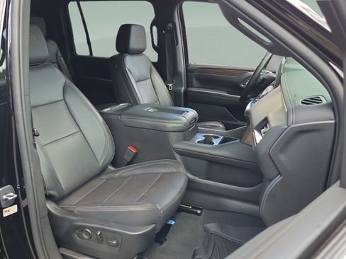 Certified 2023 Chevrolet Suburban High Country AWD/4WD image 18