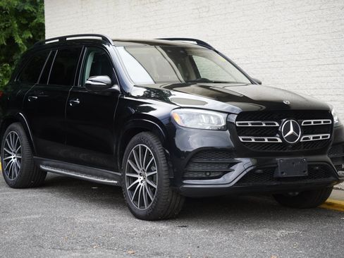 Used 2023 Mercedes-Benz GLS 580 4MATIC image 10