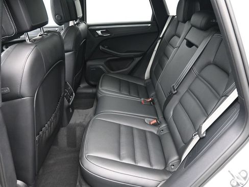 Certified 2026 Porsche Macan GTS AWD/4WD image 7