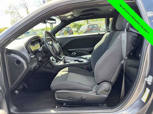 Used 2019 Dodge Challenger SXT RWD image 3