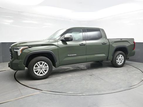 Used 2022 Toyota Tundra SR5 AWD/4WD image 3