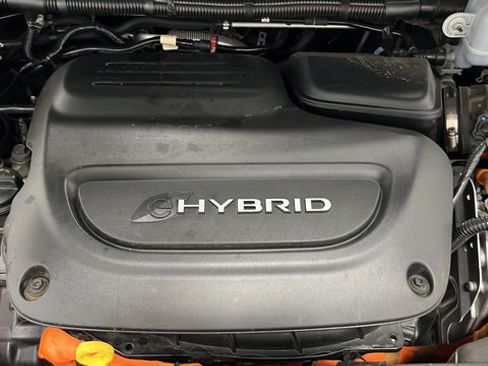 Used 2023 Chrysler Pacifica Limited w/ S Appearance Package FWD image 29