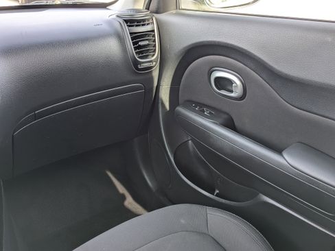 Certified 2017 Kia Soul image 16