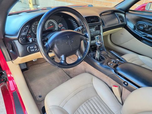 Used 1999 Chevrolet Corvette Coupe w/ Memory Pkg RWD image 17