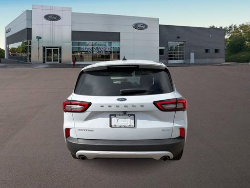 Used 2025 Ford Escape Active AWD/4WD image 10