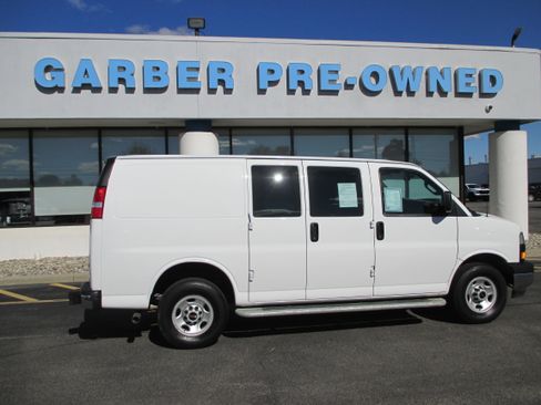 Used 2023 GMC Savana 2500 w/ Driver Convenience Package image 2