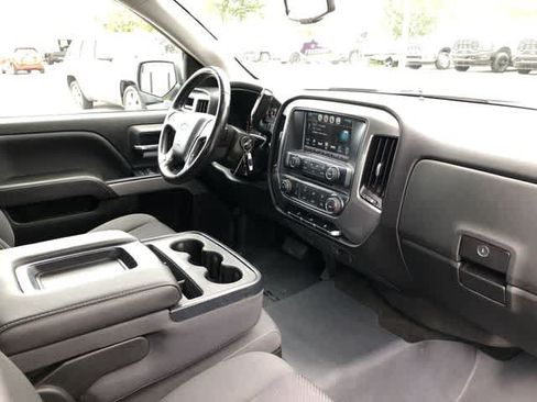 Used 2017 Chevrolet Silverado 1500 LT AWD/4WD image 38