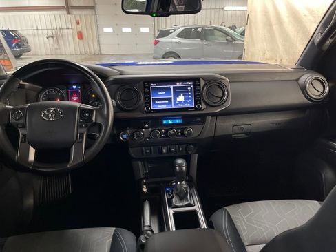 Certified 2023 Toyota Tacoma TRD Off-Road image 12