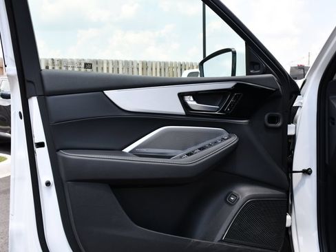 Certified 2026 Acura MDX FWD w/ Technology Package image 11