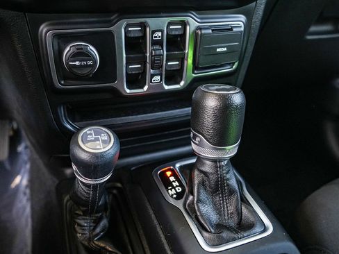 Used 2023 Jeep Wrangler Unlimited w/ Cold Weather Group AWD/4WD image 18