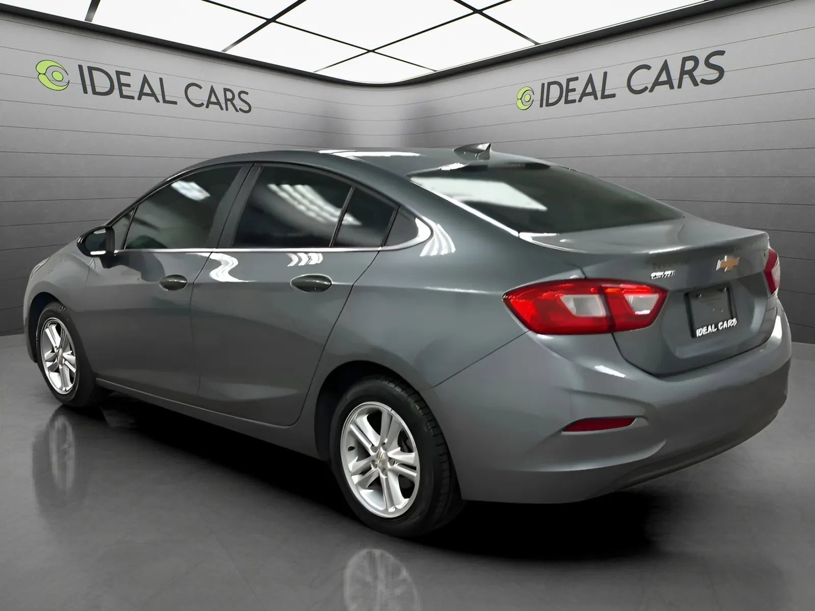 Used 2018 Chevrolet Cruze LT FWD image 7
