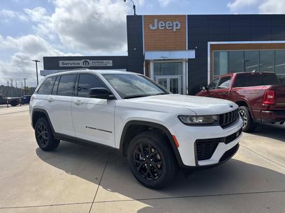 New 2026 Jeep Grand Cherokee Altitude
