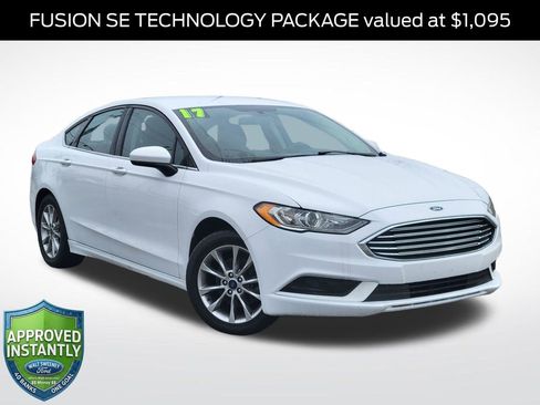 Certified 2017 Ford Fusion SE w/ Fusion SE Technology Package image 1