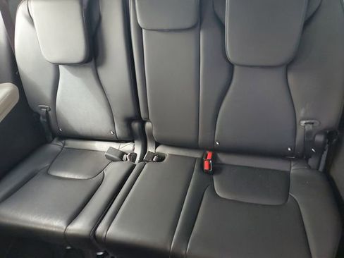 Used 2024 Kia Carnival EX FWD image 10