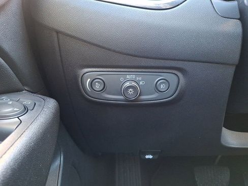 Used 2020 Chevrolet Equinox LT image 27