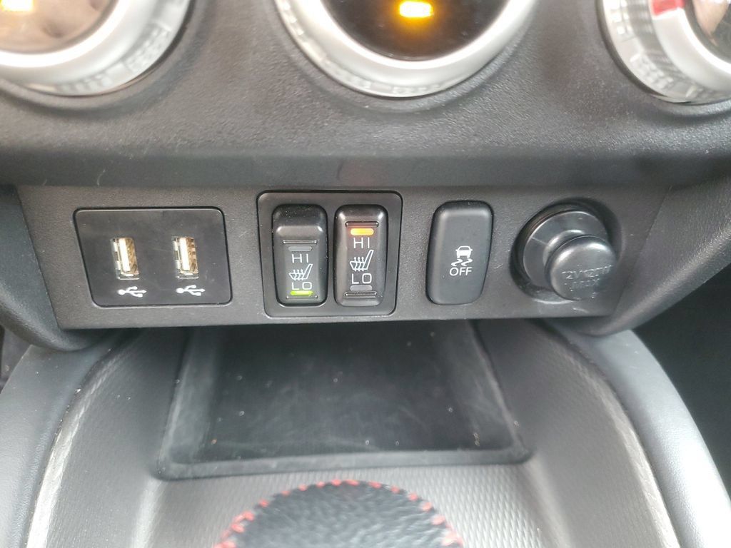 Used 2025 Mitsubishi Outlander Sport LE AWD/4WD image 29